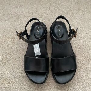 TORRANCE PLATFORM LUG SANDAL-Black